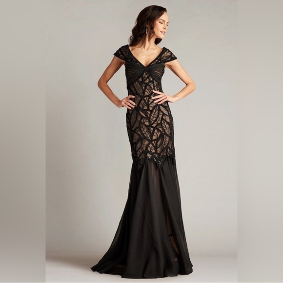 Tadashi Shoji Dresses & Skirts - Tadashi Shoji Black Embroidered Lace Mermaid Maxi Dress